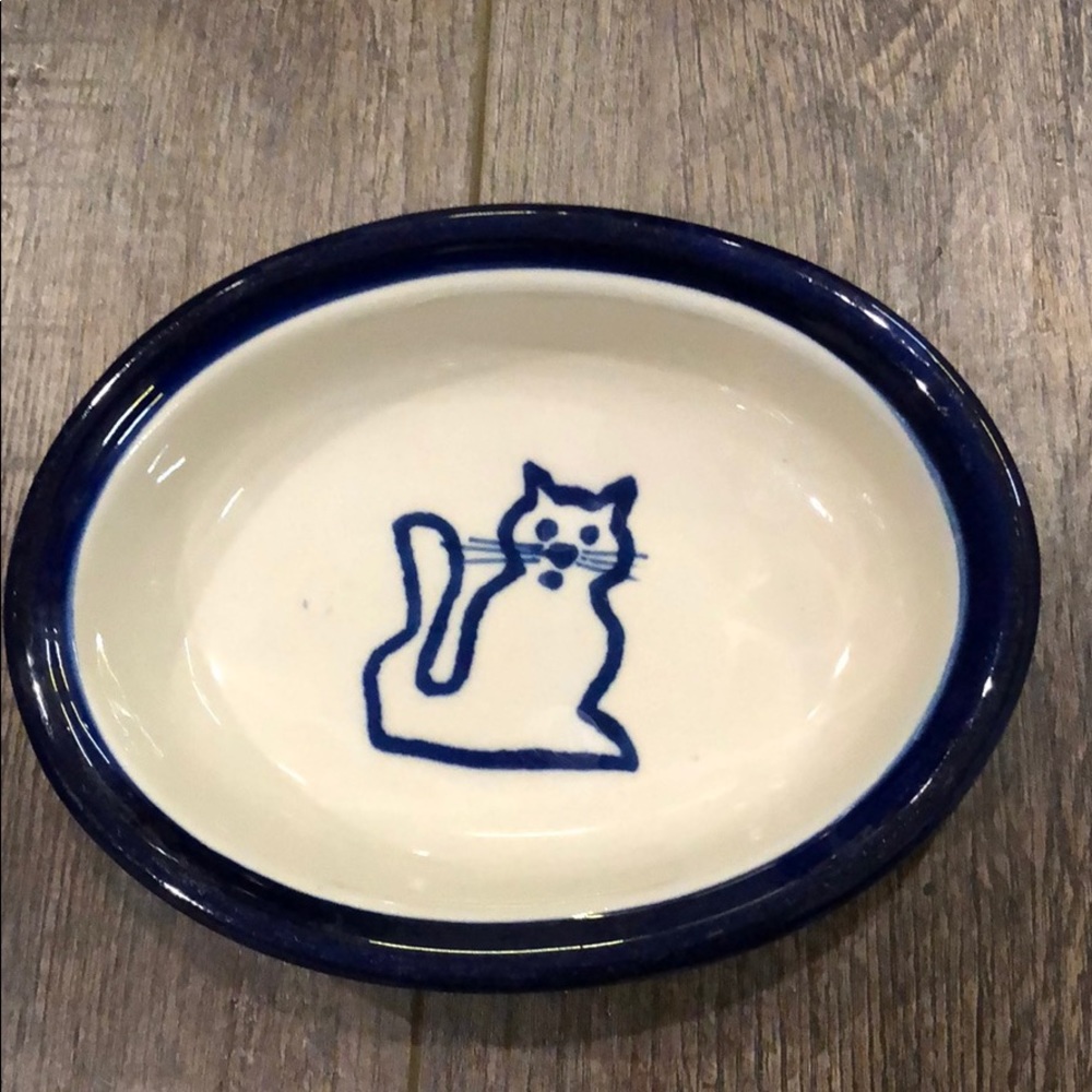 Adorable Cat Food Dish